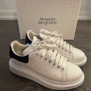 Alexander McQueen Oversized sneaker